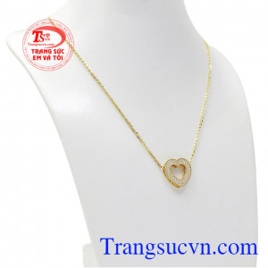 Dây chuyền vàng trái tim xinh xắn được chế tác tinh xảo bằng vàng 10k là dòng sản phẩm rất được phái đẹp ưa chuộng. 