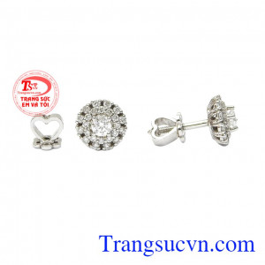 Hoa tai kim cương rạng rỡ là một thiết kế mới của Trang sức Em và Tôi. 