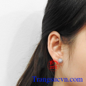 Hoa tai kim cương rạng rỡ có giấy kiểm định đá quý, bảo hành uy tín, giao hàng toàn quốc. 