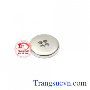 Vì vậy sản phẩm khuy bạc đang dần trở thành xu hướng gần đây.