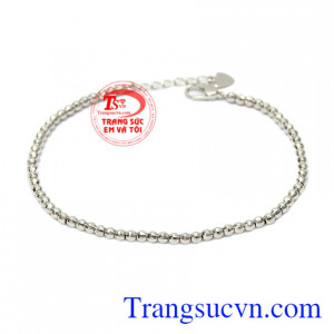 Lắc bi vàng trắng thời trang được thiết kế bắt mắt, sáng bóng.