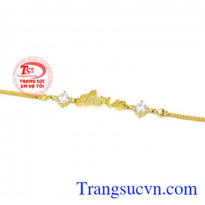 Lắc tay chữ love cá tính chế tác bằng vàng 10k bền đẹp, chất lượng, kiểu dáng mới lạ.