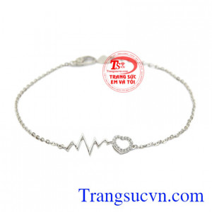 Lắc tay nhịp đập trái tim được chế tác vô cùng tinh xảo mang đến nét dịu dàng và thu hút cho phái đẹp.