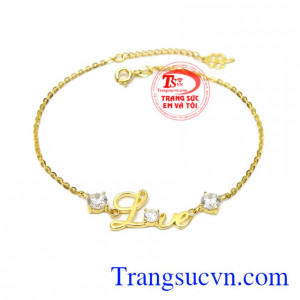 Lắc tay nữ chữ Love hiện đang được nhiều khách hàng ưa chuộng, kiểu dáng thanh lịch, nhẹ nhàng
