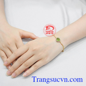 Lắc tay nữ đá Peridot có giấy kiểm định đá quý uy tín.