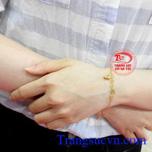 Lắc tay nữ kim tiền lựa chọn tuyệt vời cho bạn và người yêu thương.