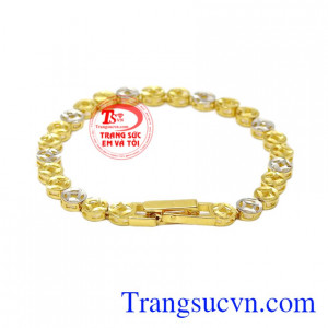 Sản phẩm là lựa chọn tuyệt vời cho các cô nàng theo phong cách thời trang hiện đại và sang trọng.