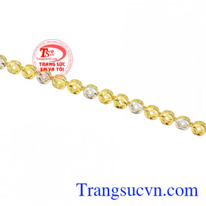 Với sự sáng tạo trong từng chi tiết sản phẩm mang đến cho người đeo nét cuốn hút và phong cách rất riêng.