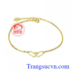 Lắc tay trái tim tình yêu với thiết kế đơn giản nhưng vẫn thuộc top sản phẩm được khách hàng ưa chuộng.
