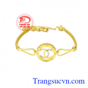 Lắc tay vàng nữ phong cách là một sự lựa chọn hoàn hảo cho phái đẹp
