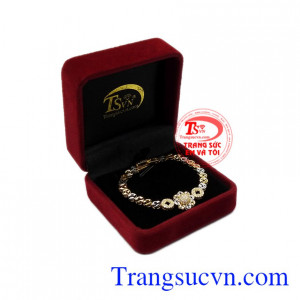 Lắc tay thương hiệu Em Và Tôi, sự lựa chọn tuyệt vời cho chính bạn và những người yêu thương.