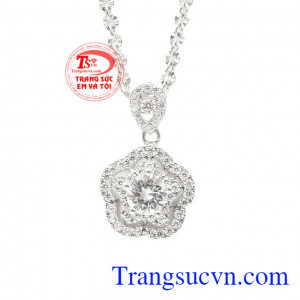 Mặt dây bạc rạng rỡ nhận đặt chế tác theo yêu cầu, bảo hành chu đáo, giao hàng toàn quốc.