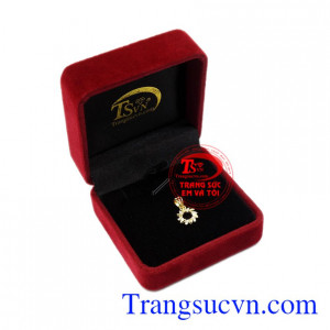 Mặt dây duyên dáng tinh tế giao hàng trên toàn quốc.