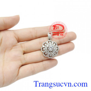 Mặt dây kim cương hoa lệ sự lựa chọn đẳng cấp dành cho bạn.