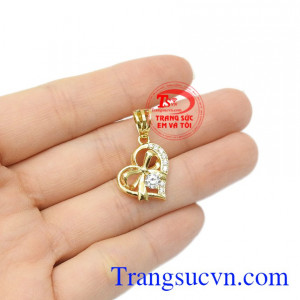 Trang sức Em và Tôi nhận đặt thiết kế mặt dây, nhẫn, lắc… theo yêu cầu. 