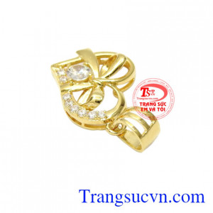 Với thiết kế đặc sắc đính thêm viên CZ lấp lánh giúp nữ giới tỏa sáng hơn, nổi bật được tone màu da và rất hợp thời trang.