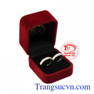 Nhẫn đôi bạc hạnh phúc nhận đặt chế tác theo yêu cầu.