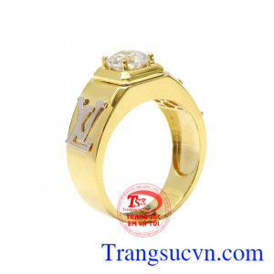 Nhẫn nam hàng hiệu đẳng cấp được chế tác tinh xảo, kiểu dáng hợp thời trang.
