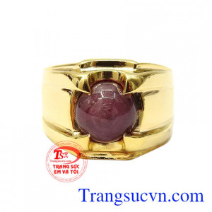 Với kiểu dáng không quá cầu kỳ giúp cho chiếc nhẫn không bao giờ bị lỗi mốt, phù hợp với nhiều kiểu trang phục.