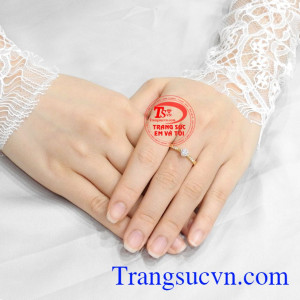 Nhẫn nữ ấn tượng được bảo hành uy tín, giao hàng toàn quốc.