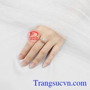 Nhẫn nữ cô nàng kiêu sa giao hàng trên toàn quốc.