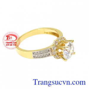 Hơn hết là không hề bị lỗi mốt và rất dễ kết hợp cùng nhiều kiểu trang phục khác nhau.