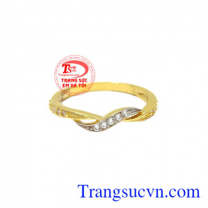 Nhẫn nữ kiều diễm với những đường nét thanh mảnh, mềm mại đã giúp sản phẩm được yêu thích và lựa chọn. 