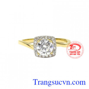 Chiếc nhẫn sẽ giúp cho tay của các nàng trở nên thon gọn và mảnh mai hơn toát lên vẻ duyên dáng cho phái đẹp.