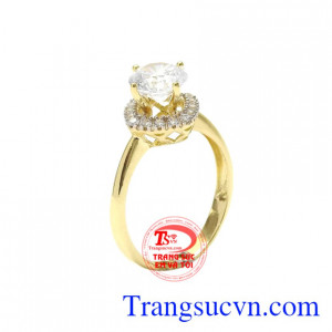 Nhẫn nữ nhỏ xinh tinh tế là sản phẩm mới hiện đang được nhiều khách hàng ưa chuộng và lựa chọn.