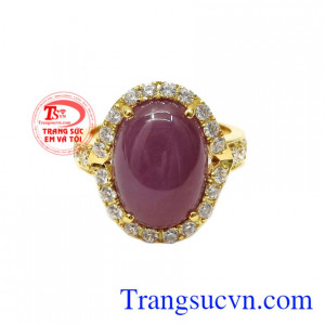 Nhẫn nữ đá Ruby sao là sản phẩm được nhiều nữ giới yêu thích, phù hợp cho những người mang mệnh Thổ và Hỏa.