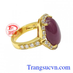 Với chiếc nhẫn này bạn phái đẹp có thể tự tin tỏa sáng là điểm thu hút giữa đám động.