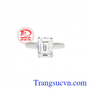 Nhẫn nữ tinh tế vàng trắng được nhập khẩu từ Hàn Quốc. 