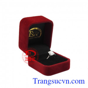 Mỗi người phụ nữ đều tỏa sáng theo cách riêng của mình. Nhẫn nữ tinh tế vàng trắng