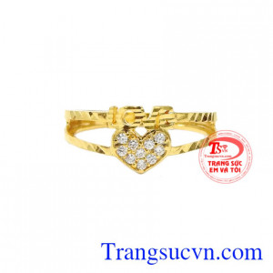 Nhẫn nữ trái tim hiện đang được nhiều khách hàng ưa chuộng và lựa chọn mua.