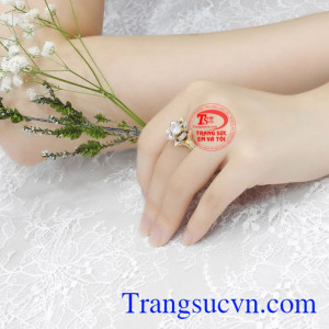 Nhẫn nữ vàng đóa hoa