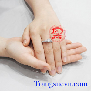 Hãy nhanh tay để sở hữu chiếc nhẫn nữ vàng trắng đẳng cấp ngay hôm nay!