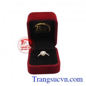 Nhẫn trái tim thơ ngây là một gợi ý hay để các chàng trai lựa chọn dành tặng cho người ấy.