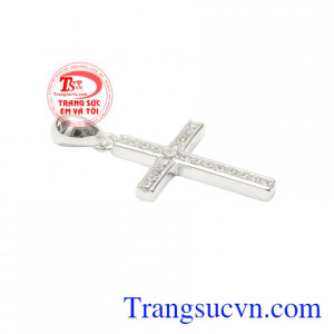Người ta tin rằng mang trang sức thánh giá bên người sẽ được Thiên chúa bảo vệ, che chở.