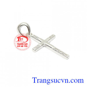 Mặt thánh giá có tác dụng bảo vệ, là lá bùa hộ mệnh giúp người đeo có thêm sức mạnh để vượt qua những sóng gió của cuộc đời.