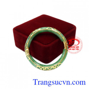 Là biểu tượng mang lại tài lộc, may mắn và quyền lực cho con người.