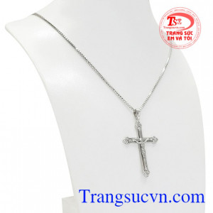 Sản phẩm giúp nổi bật lên làn da của bạn giúp mang lại vẻ thu hút cho người đeo.