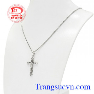 Bởi mặt thánh giá không chỉ để làm đẹp mà còn là biểu tượng tình yêu của Thiên Chúa dành cho nhân loại.