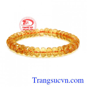 Đeo chiếc chuỗi tay này mang đến vẻ trẻ trung, tinh tế và còn đem lại nhiều lợi ích về mặt phong thủy cho người dùng.