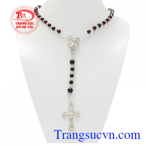 Chuỗi mân côi Garnet thánh giá bạc chất lượng mang đến bình an, may mắn cho người sử dụng.