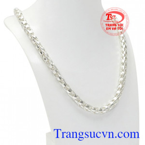 Sản phẩm phù hợp với xu hướng giúp phái mạnh tự tin khoe cá tính, chất lượng đảm bảo.