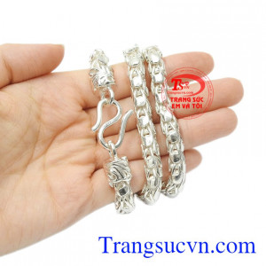 Bạc có tính kháng khuẩn, cản gió vì vậy các sản phẩm bạc được rất nhiều khách hàng ưa chuộng.