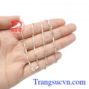 Dây chuyền bạc nữ cá tính nhận đặt chế tác theo yêu cầu, giao hàng trên toàn quốc.