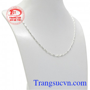 Dây chuyền bạc nữ cá tính thiết kế đẹp mắt, hợp thời trang.