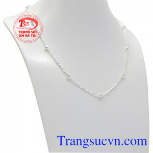 Dây chuyền bạc nữ đáng yêu được rất nhiều các bạn gái yêu thích và lựa chọn. 