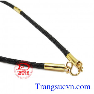 Sản phẩm được rất nhiều khách hàng yêu thích và lựa chọn. Dây da bọc vàng nam tính